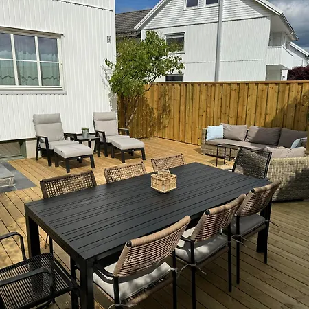 Lund With Garden And Terrace * 克里斯蒂安桑