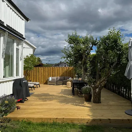 Lund With Garden And Terrace Apartamento Kristiansand
